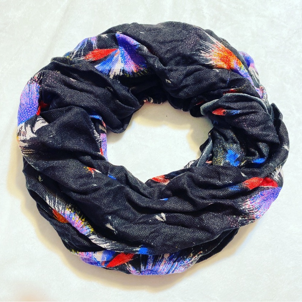 Abstract Multicolored Infinity Scarf - Picture 2 of 3